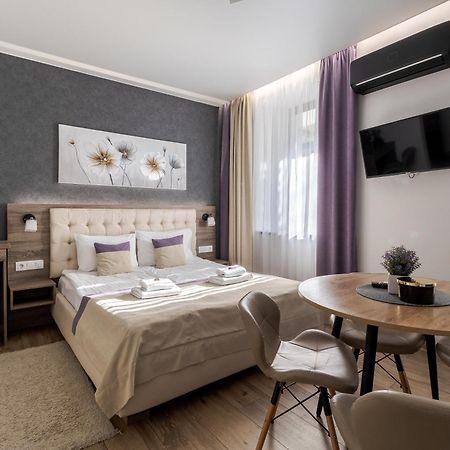 DeMar Apart Violet Lviv Extérieur photo